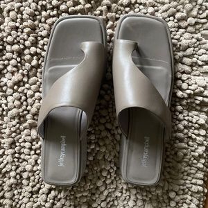 NWT Jeffrey Campbell Gray Toe Ring Platform Sandal Size 11